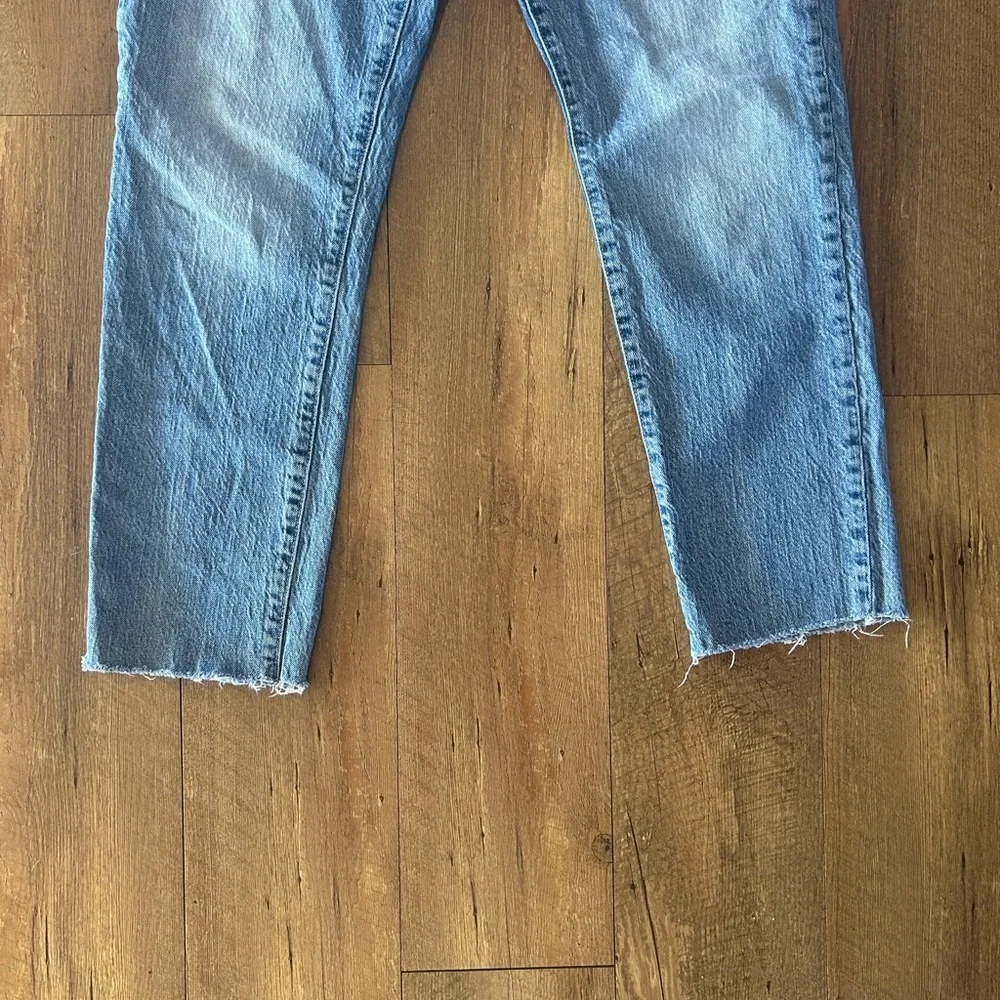 GAP Universal Slim Boyfriend Jeans 6/28 Light Wash Raw Hem Cropped - Picture 3 of 9